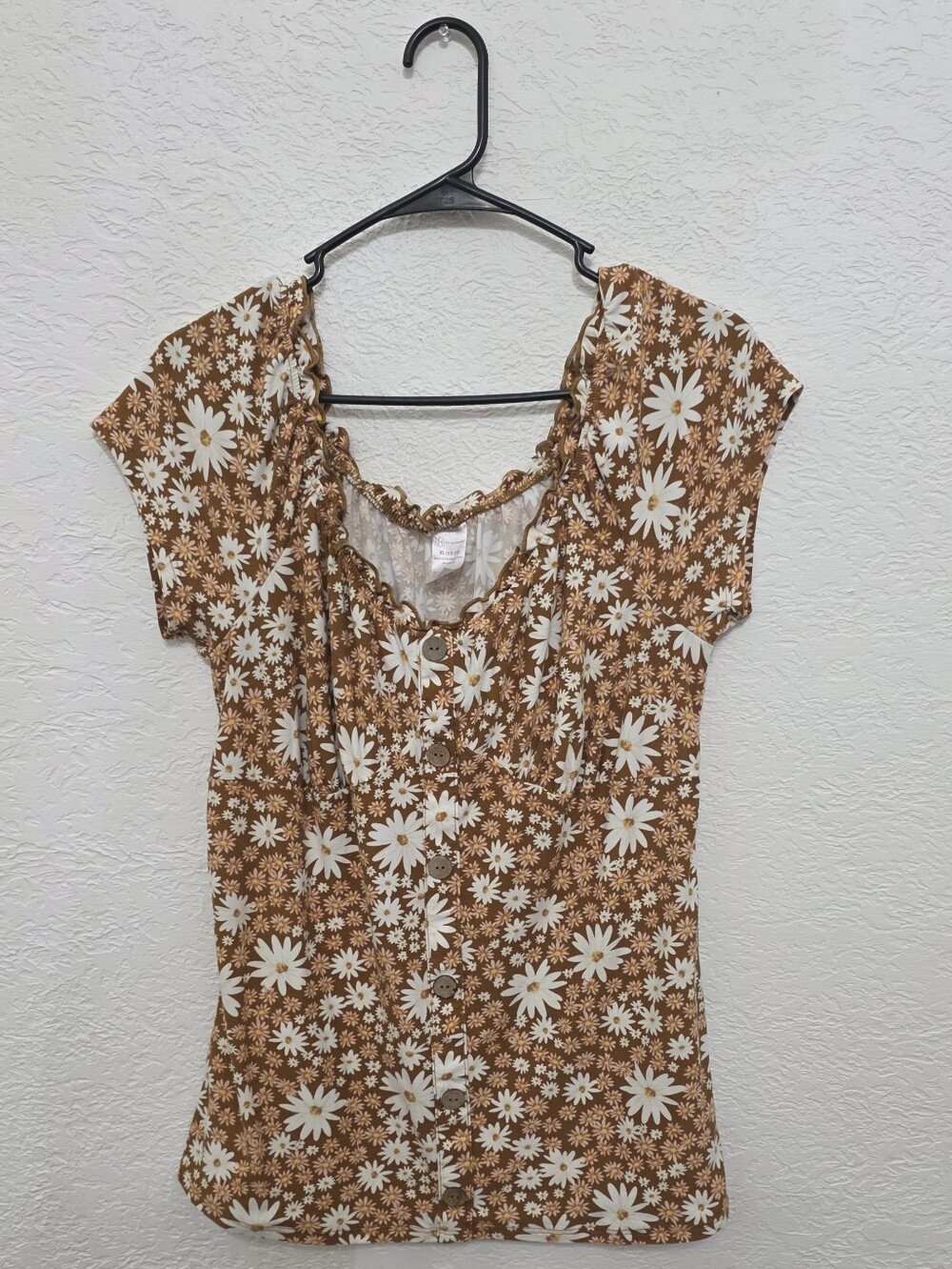 No Boundaries Brown Daisy-Print Button Front Blouse